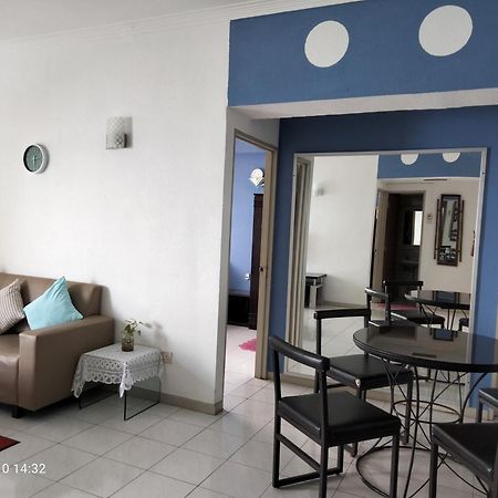 Airbnb At Sri Sayang Batu Ferringhi Beach Ruang foto