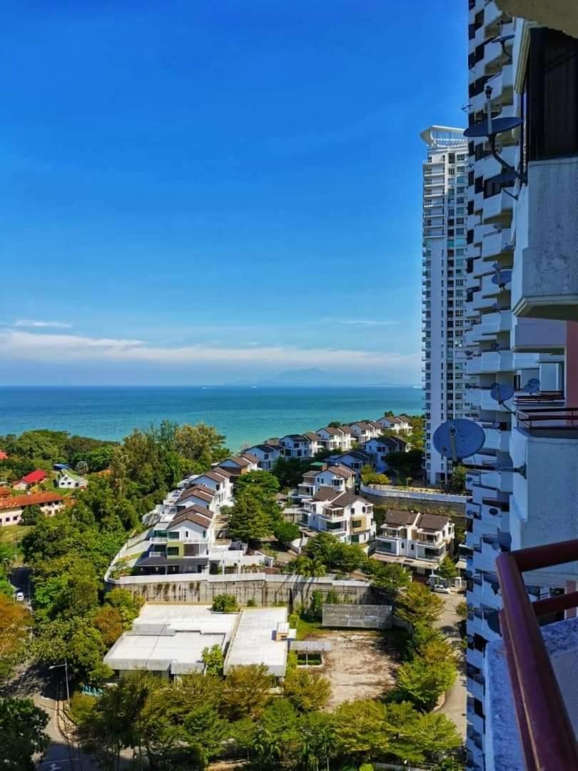 Airbnb At Sri Sayang Batu Ferringhi Beach Bagian luar foto