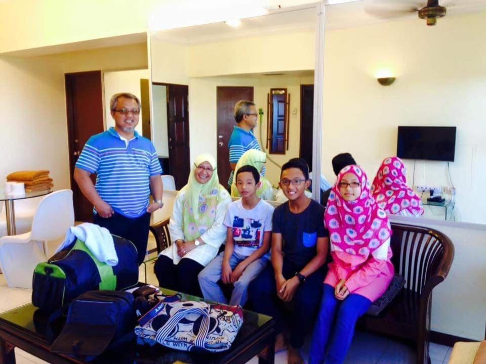 Airbnb At Sri Sayang Batu Ferringhi Beach Bagian luar foto