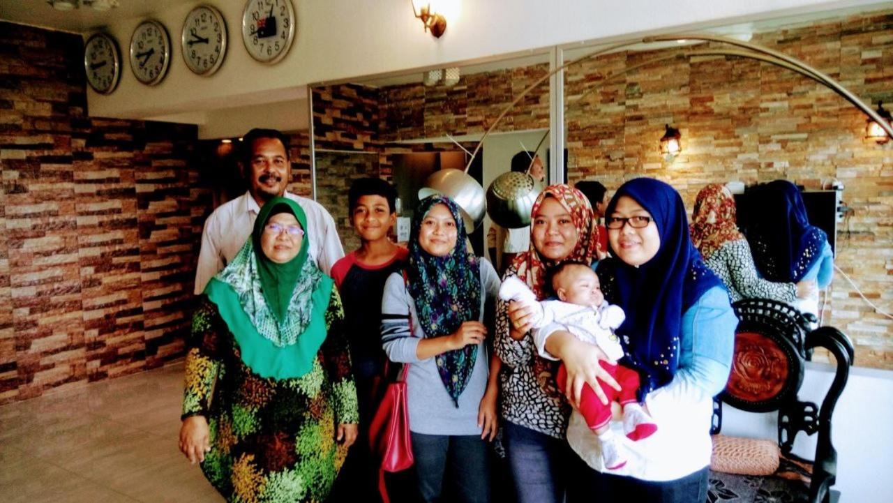 Airbnb At Sri Sayang Batu Ferringhi Beach Bagian luar foto