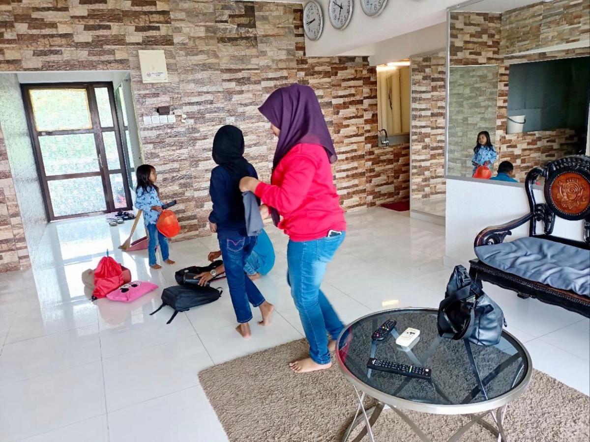 Airbnb At Sri Sayang Batu Ferringhi Beach Bagian luar foto