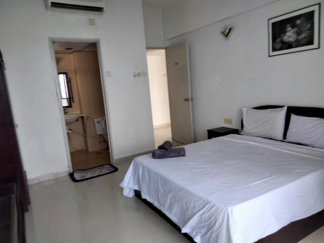 Airbnb At Sri Sayang Batu Ferringhi Beach Bagian luar foto