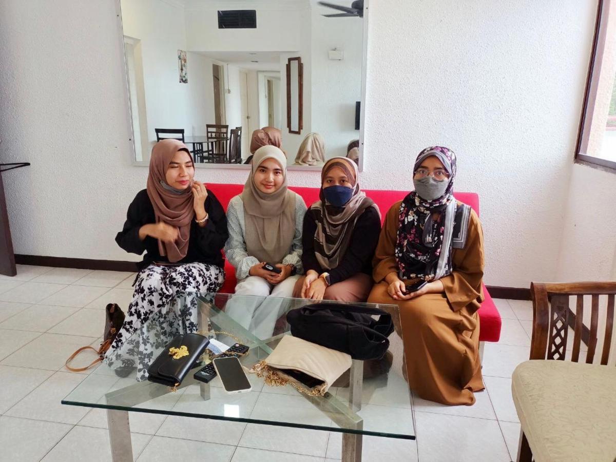 Airbnb At Sri Sayang Batu Ferringhi Beach Bagian luar foto