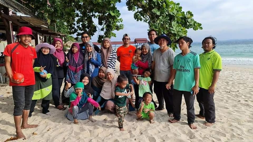 Airbnb At Sri Sayang Batu Ferringhi Beach Bagian luar foto